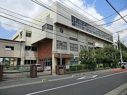 川口市立飯塚小学校 479m