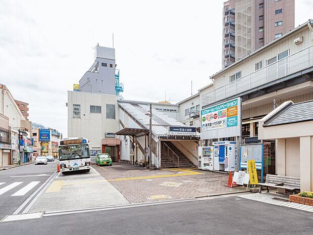 京成電鉄「京成小岩」駅（約880m）