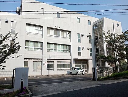 名古屋市立神丘中学校 126m