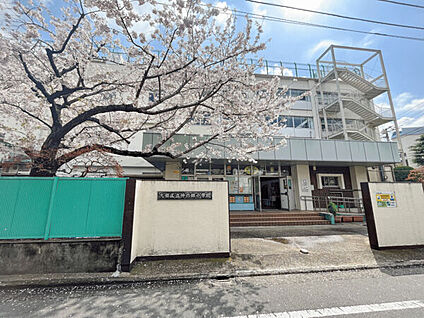 大田区立仲六郷小学校 741m