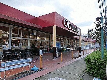 オリンピック行徳店 451m