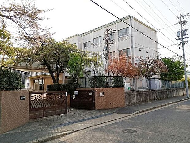 名古屋市立高針台中学校(約163m)