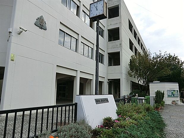 横浜市立蒔田中学校(約987m)