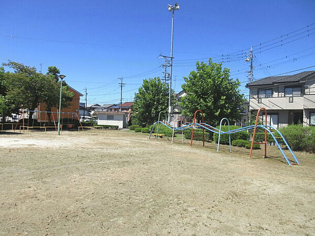 丸川公園(約636m)