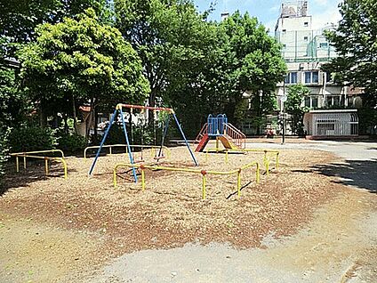 西新井本町公園 908m