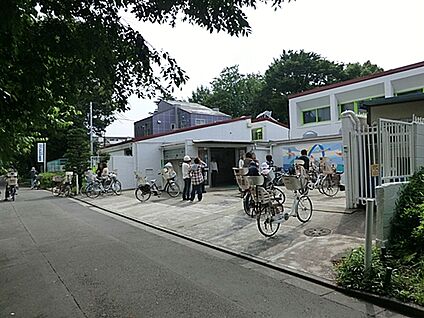 つつじがおか幼稚園 532m