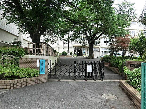 練馬区立貫井中学校（約600m）