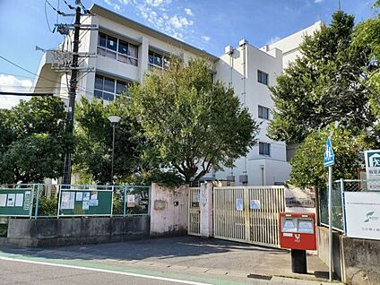 西宮市立樋ノ口小学校 735m