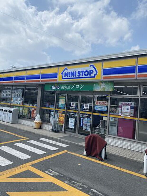 ミニストップ名古屋金城町店(約956m)