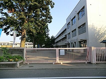 調布市立第三小学校 330m