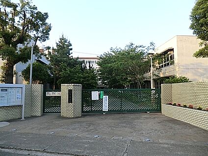 調布市立第五中学校 170m