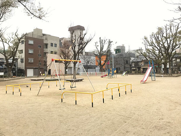 南関目公園(約300m)