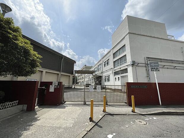 横浜市立井土ケ谷小学校(約1,313m)