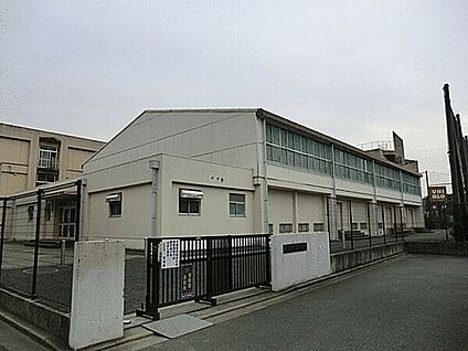 横浜市立下瀬谷中学校 1226m