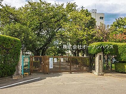 町田市立南中学校 441m