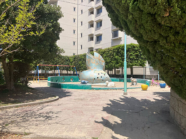 末広公園(約401m)