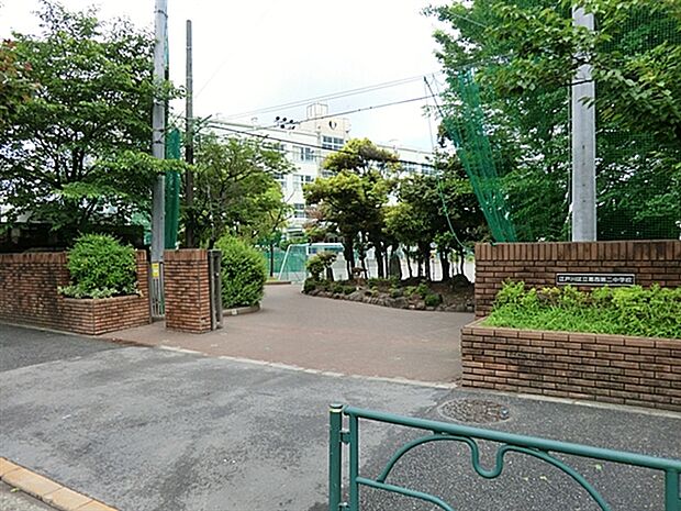 江戸川区立葛西第二中学校(約351m)