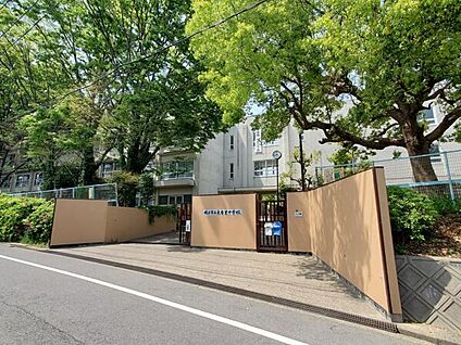 枚方市立東香里中学校 914m