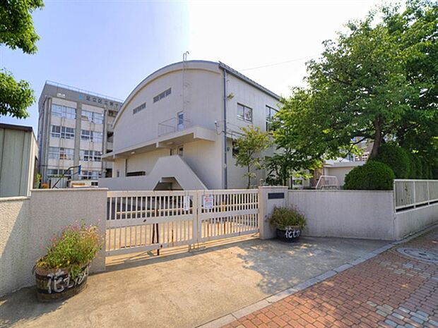 足立区立第十一中学校(約954m)