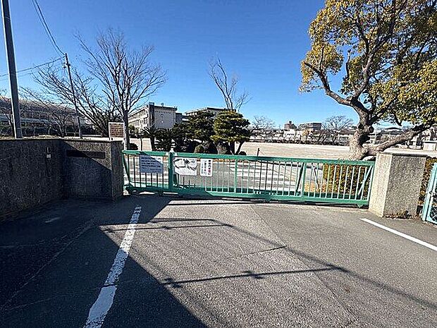 知立市立八ツ田小学校（約932m）