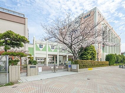 江戸川区立小松川小学校 366m