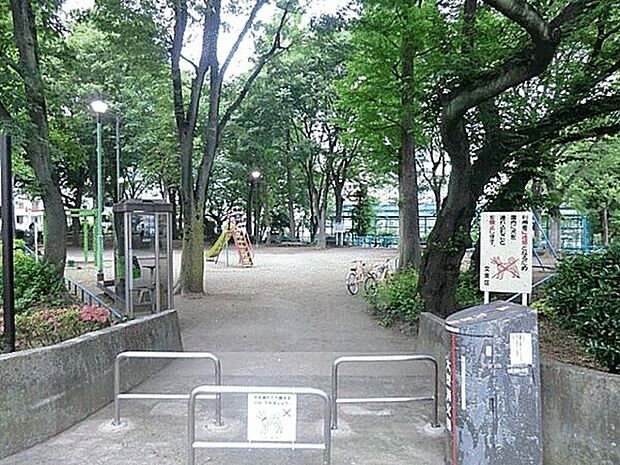 動坂公園（約321m）