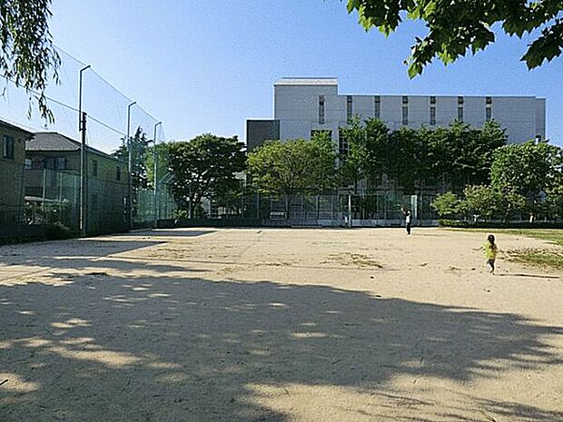 本一色公園(約397m)