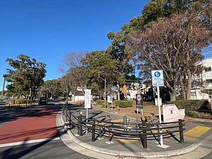 篠崎公園 698m