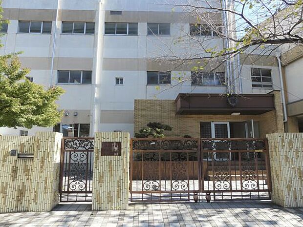 ゼンヌ幼稚園（約854m）