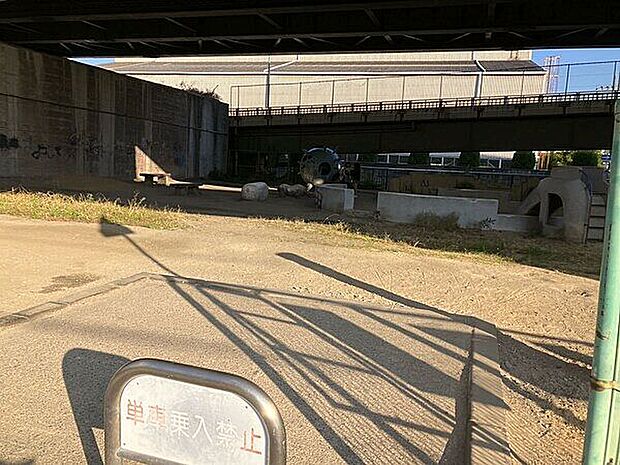 島江町西児童遊園(約971m)