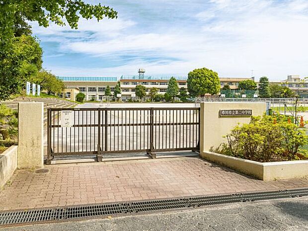 市川市立第二中学校(約1,141m)