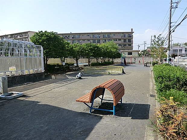 磯子腰越公園（約777m）