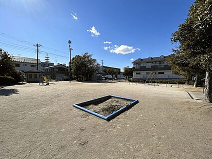 南八幡公園 209m
