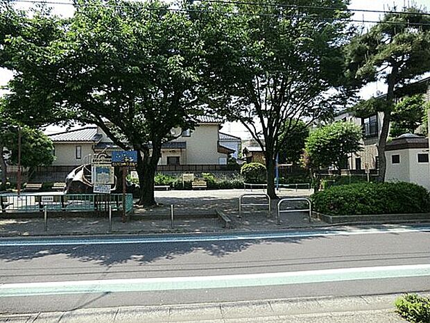 金町わかくさ児童遊園(約898m)