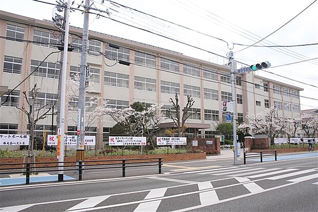 福岡市立原中学校（約856m）