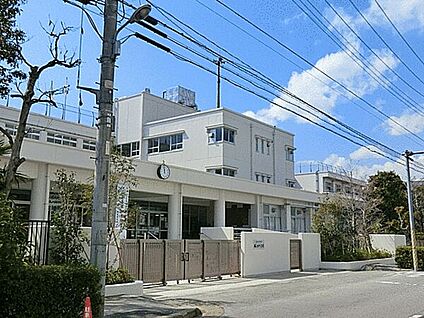 浦安市立堀江中学校 1066m