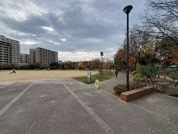 笹原公園(約497m)