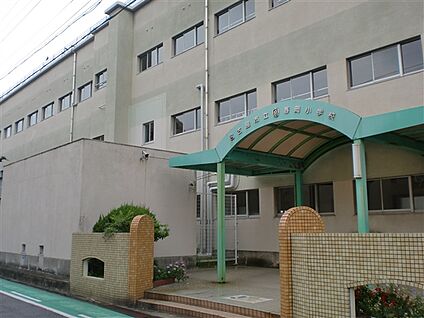 名古屋市立春岡小学校 229m