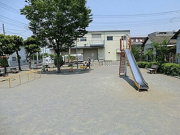 戸田市立美笹中学校（約1,446m）
