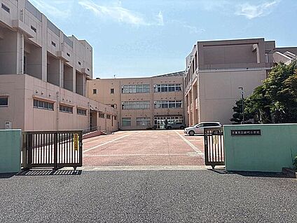 千葉市立緑町小学校 613m