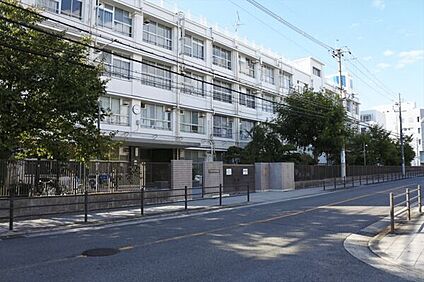 大阪市立中野中学校 870m
