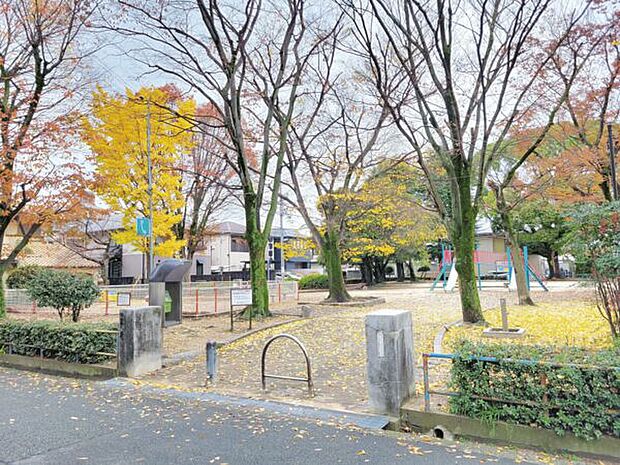 穴太公園（約692m）