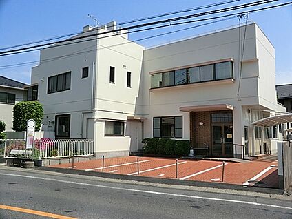 木崎診療所 881m