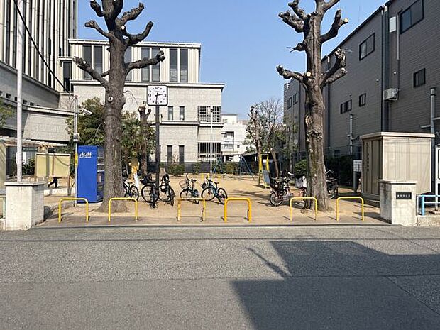 市岡西公園(約756m)