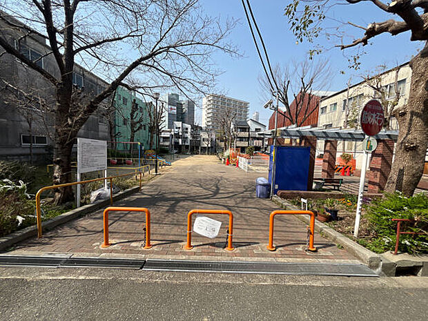 市岡浜公園(約756m)