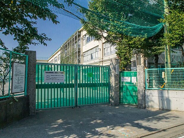 杉並区立高井戸第三小学校（約675m）