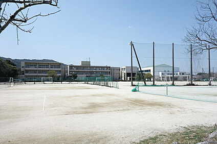 大野城市立平野中学校 2076m