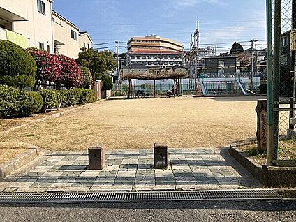香里北さざんか公園 369m