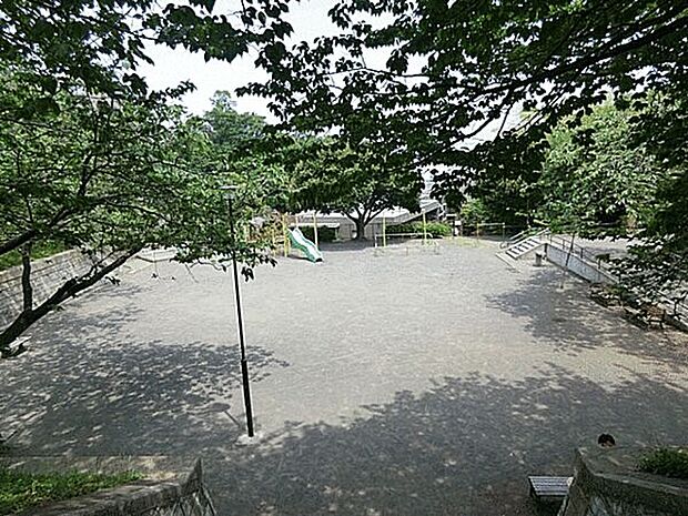 磯子台公園(約1,466m)