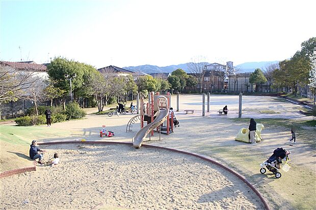 皿山中央公園（約571m）